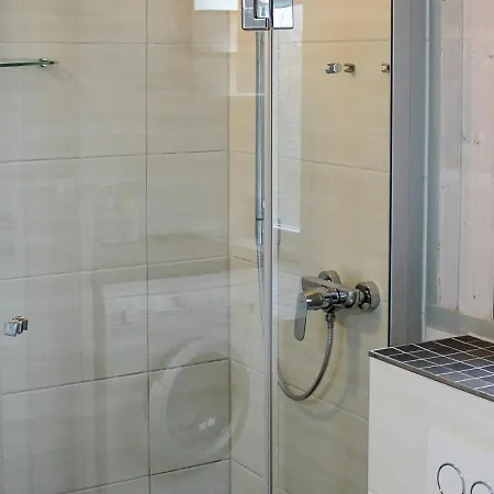 Three-bedroom In 2 * Groemitz