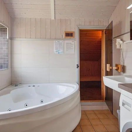Holiday home Three-bedroom In 2 Groemitz