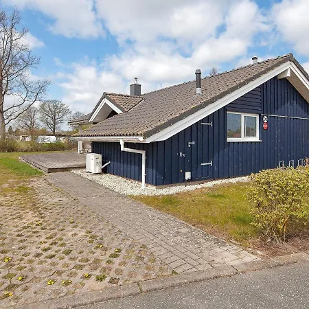 Three-bedroom In 2 *