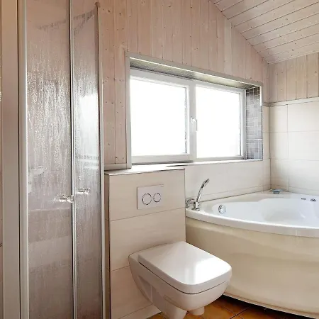 Three-bedroom In 2 Holiday home