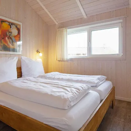 Three-bedroom In 2 * Groemitz